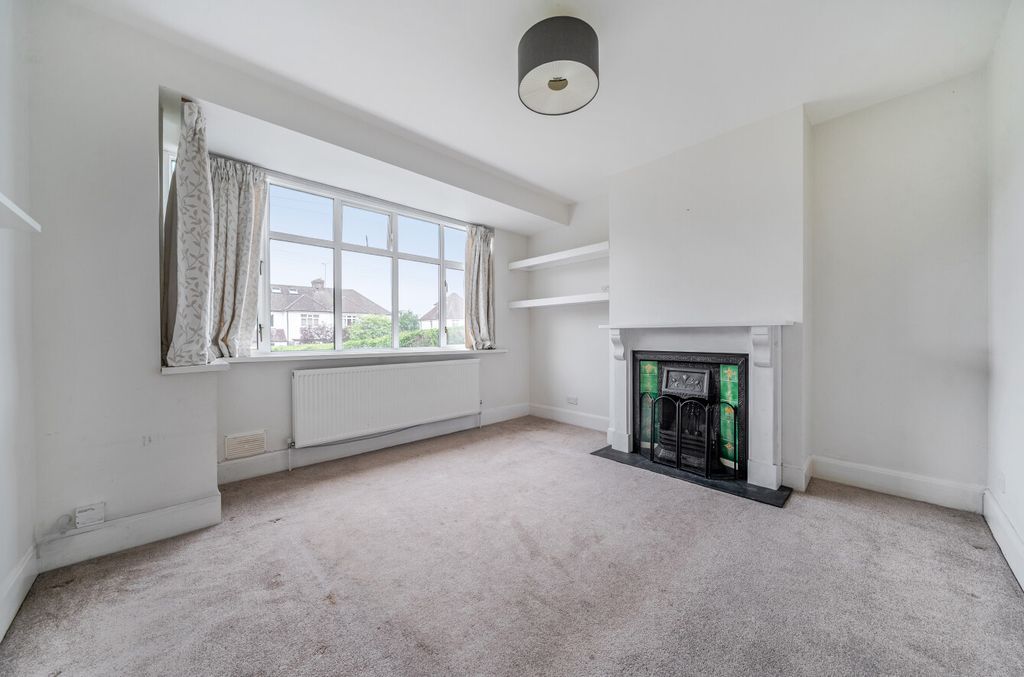 Property photo 2 of 16 1479182-14-6A3278...