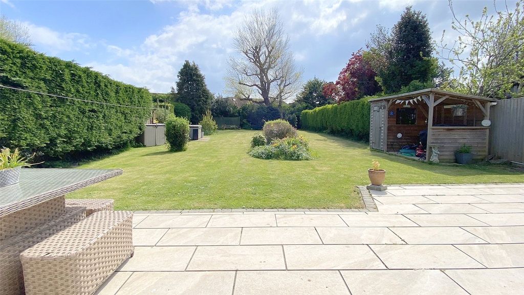 Property photo 2 of 22 Picture No. 18