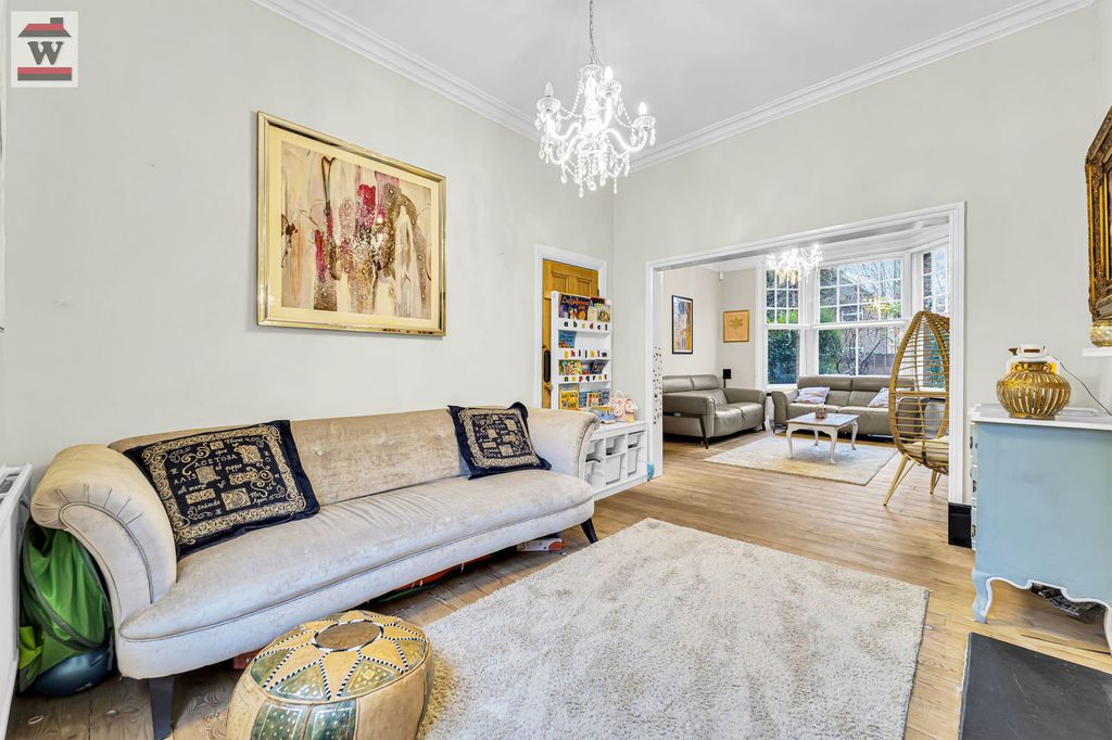 Property photo 2 of 23