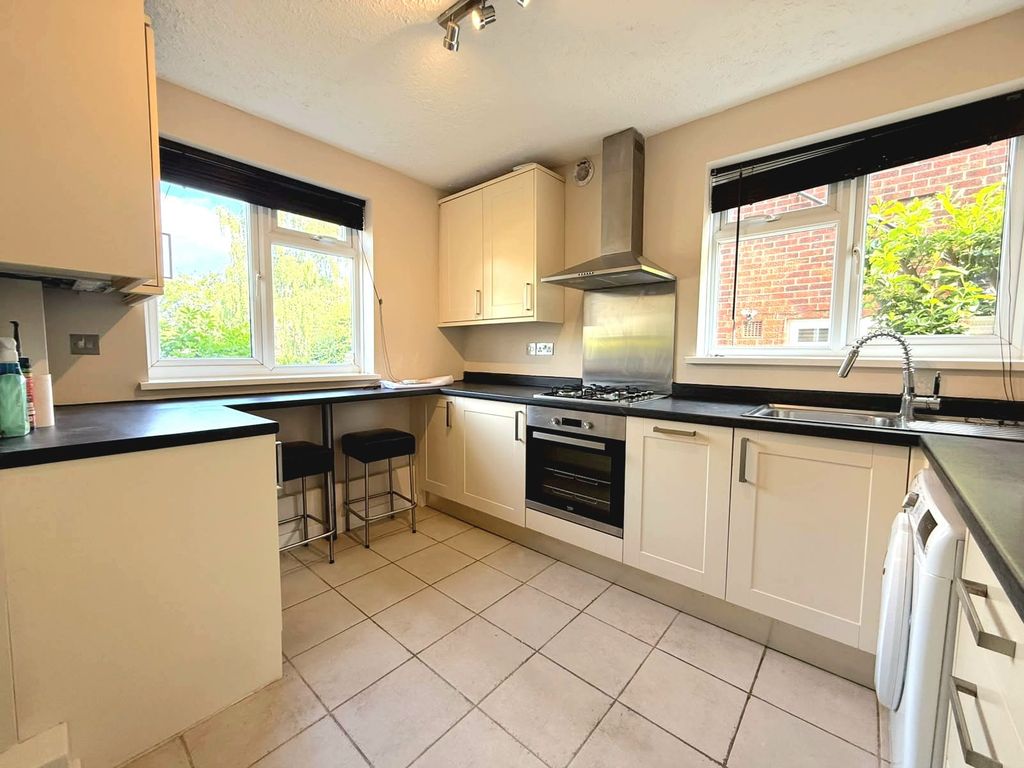 Property photo 1 of 10 3