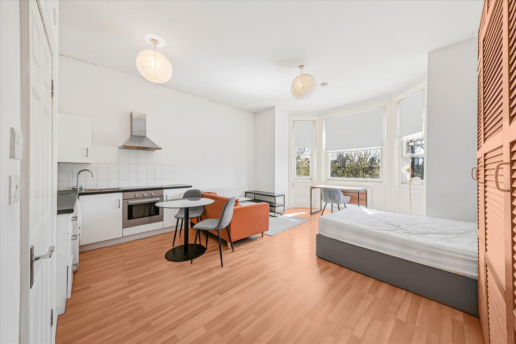 Property photo 2 of 7 Image