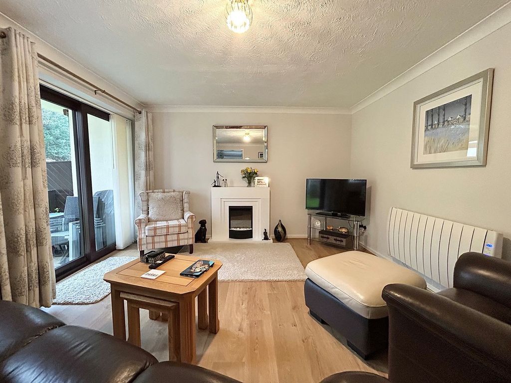 Property photo 3 of 9