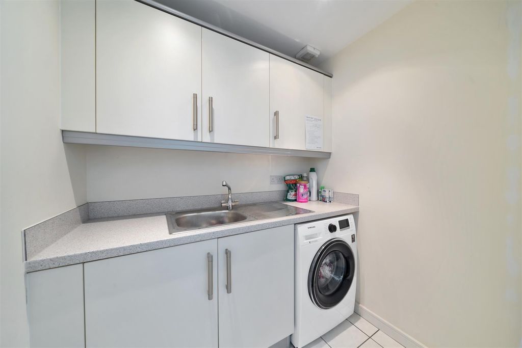 Property photo 3 of 15 Schoolgate Drive