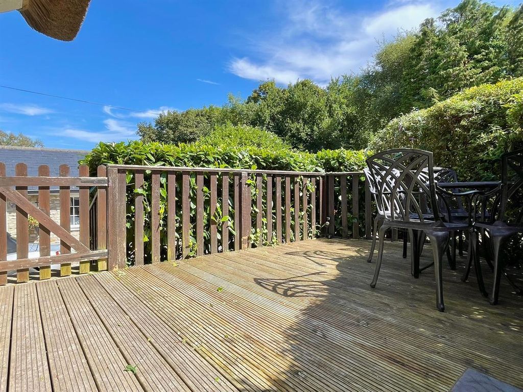 Property photo 3 of 27