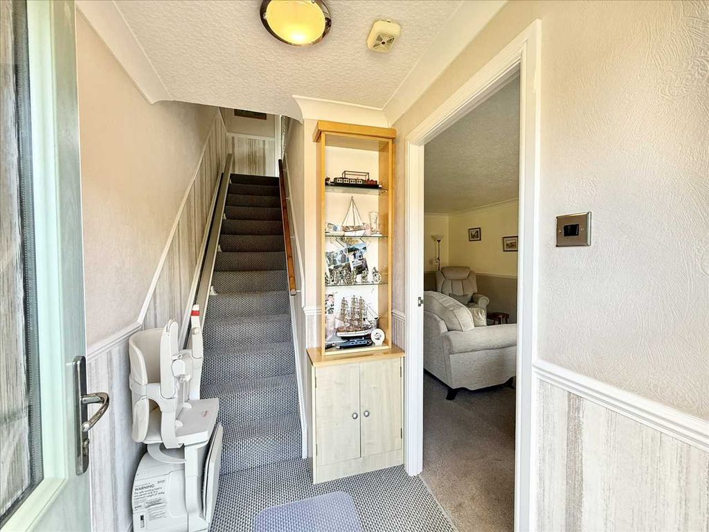 Property photo 2 of 20 Entrance