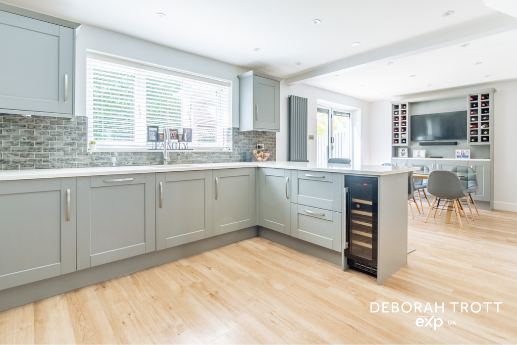 Property photo 3 of 25