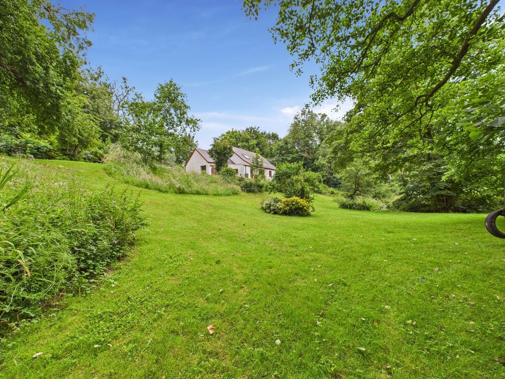 Property photo 2 of 23