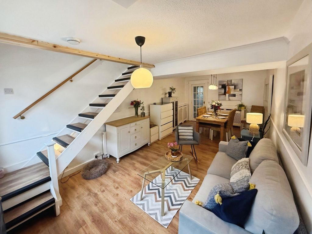 Property photo 3 of 16 Pbox-Img.Jpg