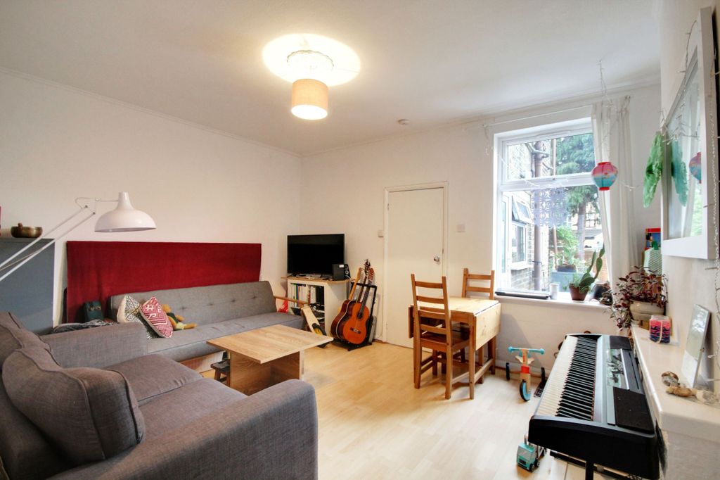 Property photo 3 of 7 Living Room