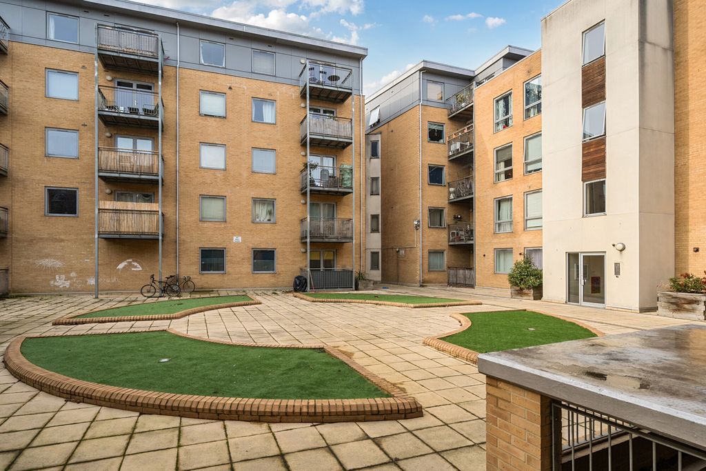 Property photo 1 of 13 External