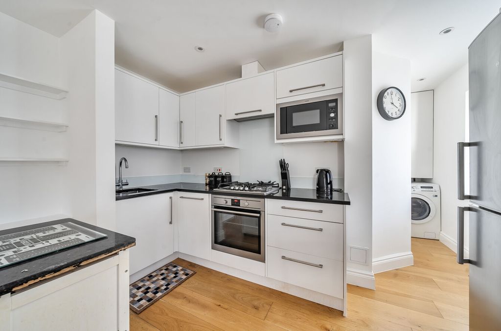 Additional image 7 of 2 bed flat for saleHigh Street, East Grinstead, West Sussex RH19