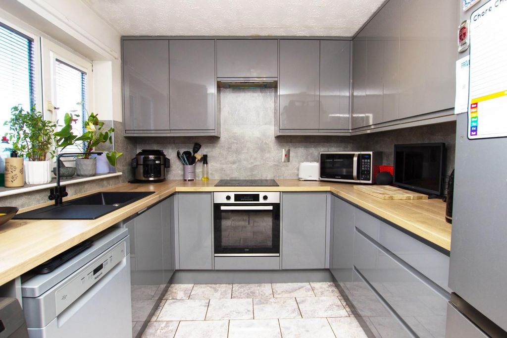 Property photo 2 of 12 New Wellington (1).Jpg