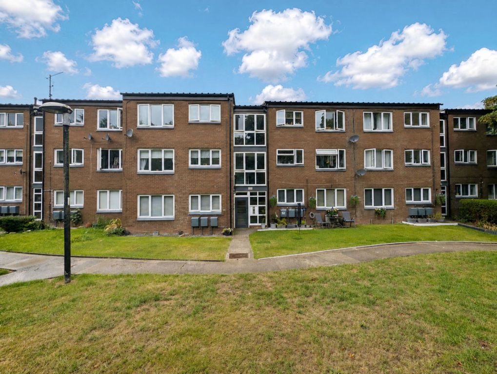 2 bed flat for saleCamelot Way, Castlefields WA7