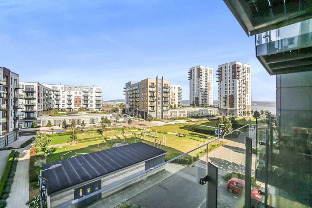 Property photo 3 of 10 Balcony