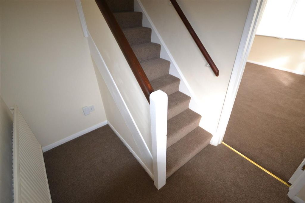 Property photo 2 of 15 Hallway