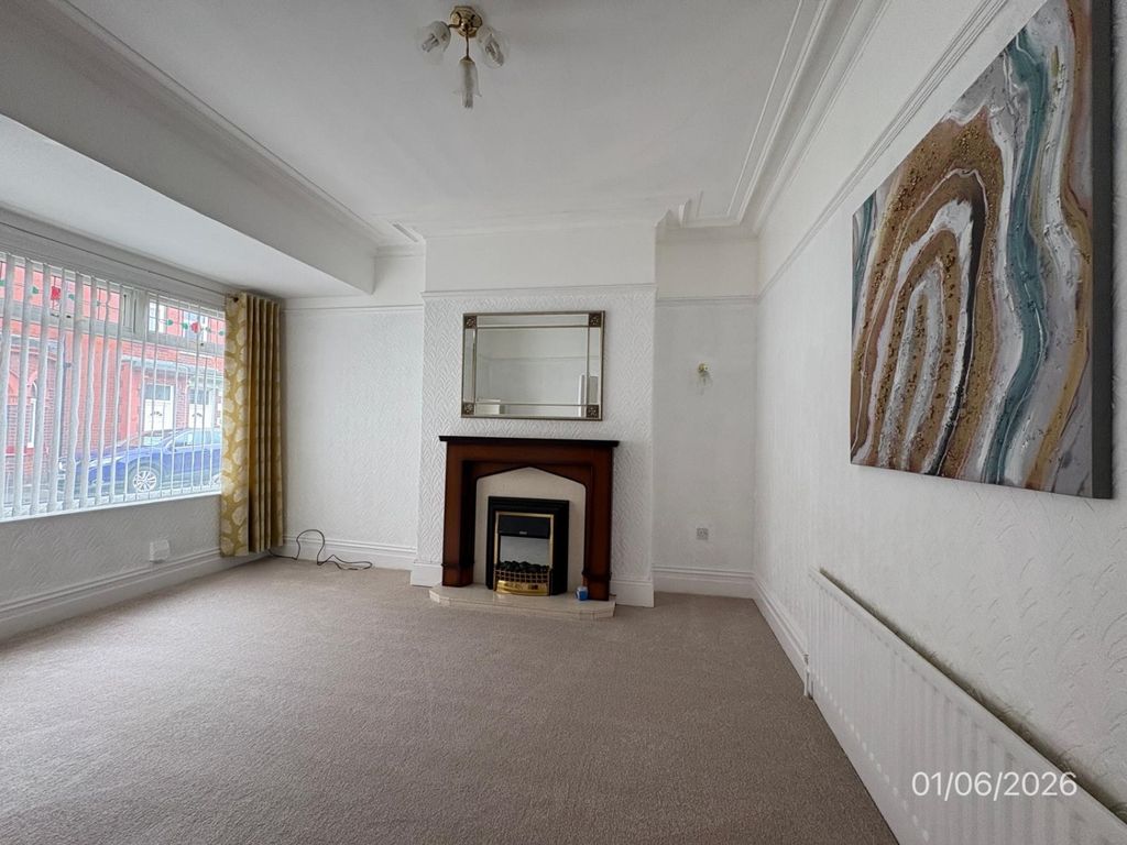 Property photo 2 of 8 13 Carlisle Street 01.06 (3)