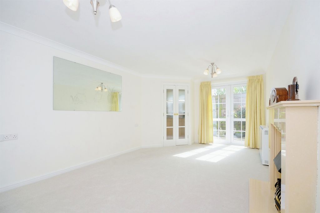 Property photo 3 of 15