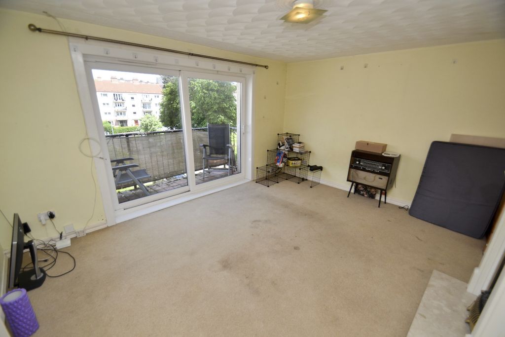 Property photo 2 of 14 5156142