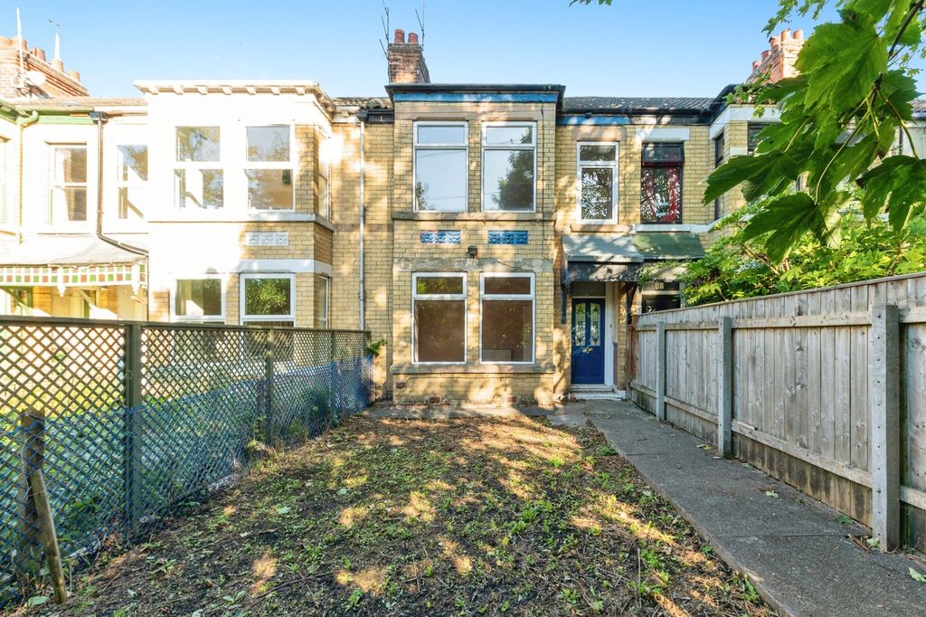 Property photo 3 of 17