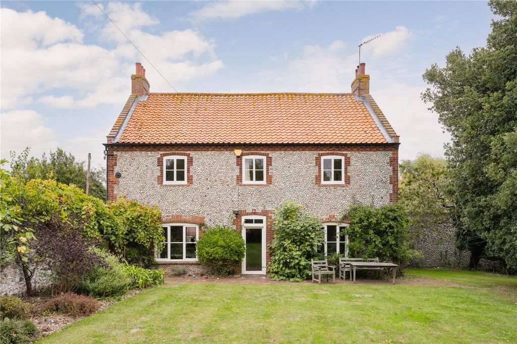 Property photo 2 of 19 Marsh Farm