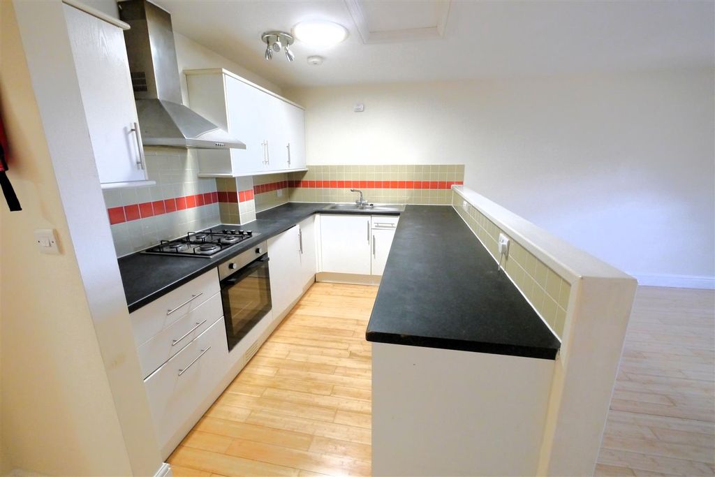 Property photo 2 of 12 Lounge/Kitchen