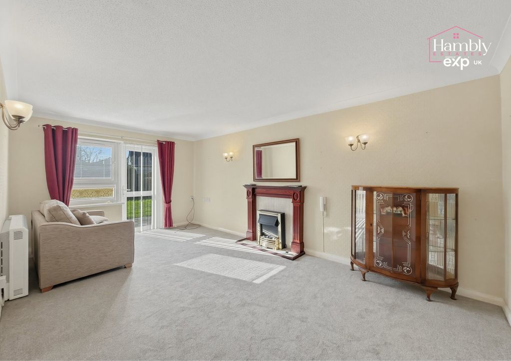 Property photo 2 of 12