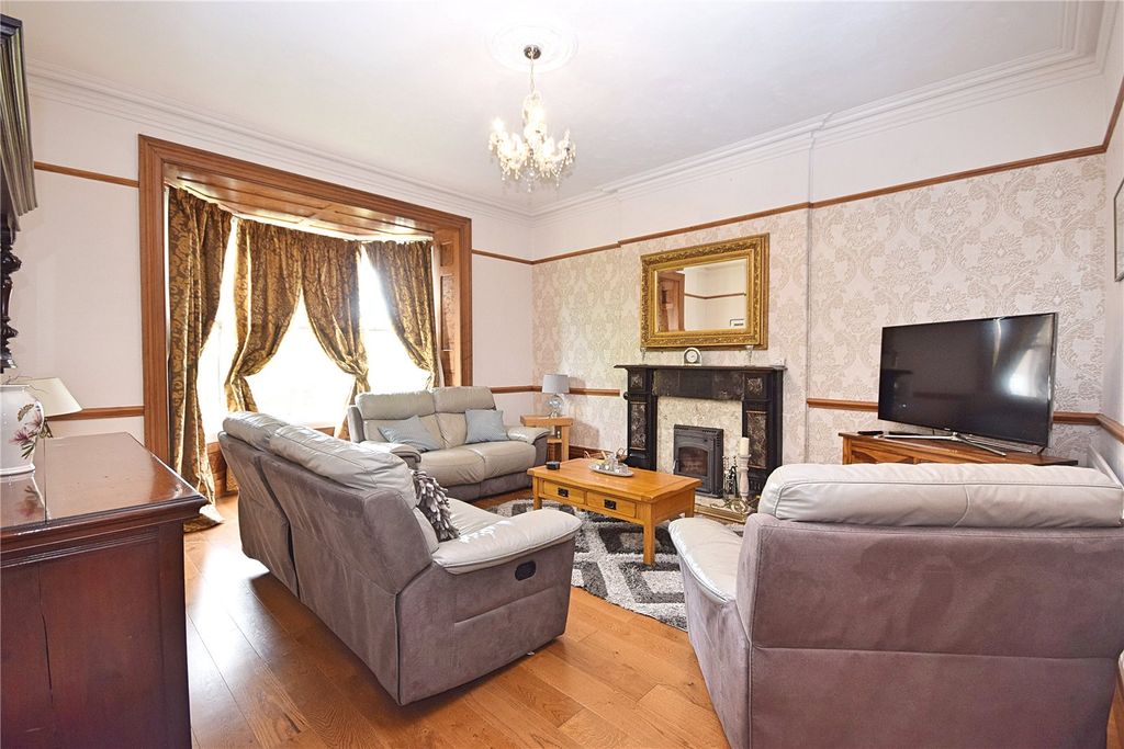 Property photo 3 of 25 Picture No. 30
