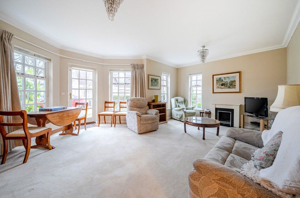 Property photo 2 of 11 Sitting Room