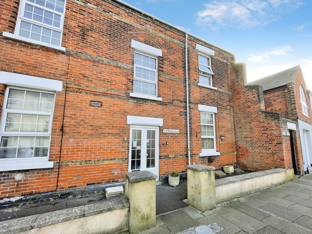 Property photo 1 of 12 Fountain Court