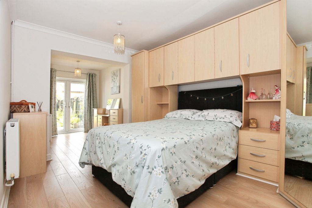 Property photo 2 of 27