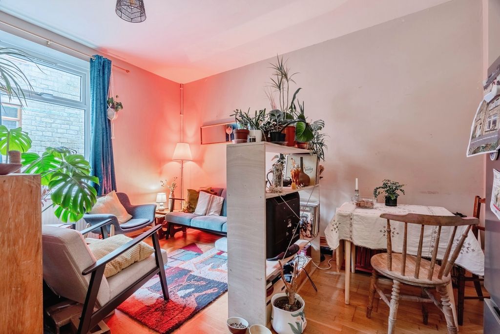 Property photo 3 of 10 Pbox-Img.Jpg