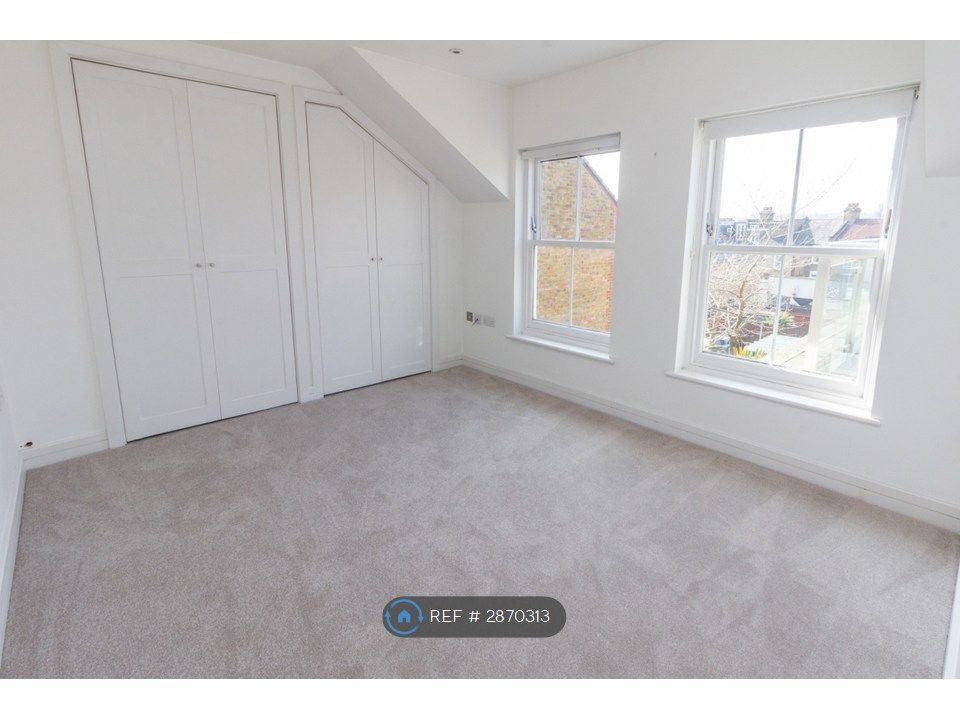 Property photo 3 of 18 Bedroom