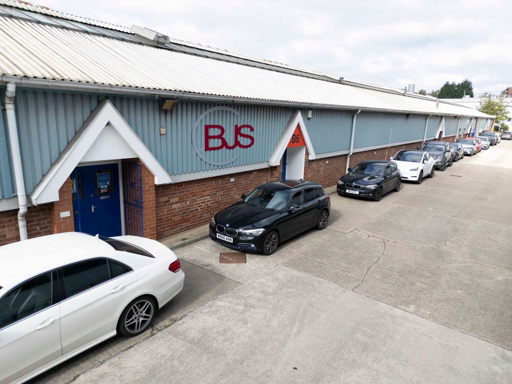 Property photo 2 of 8