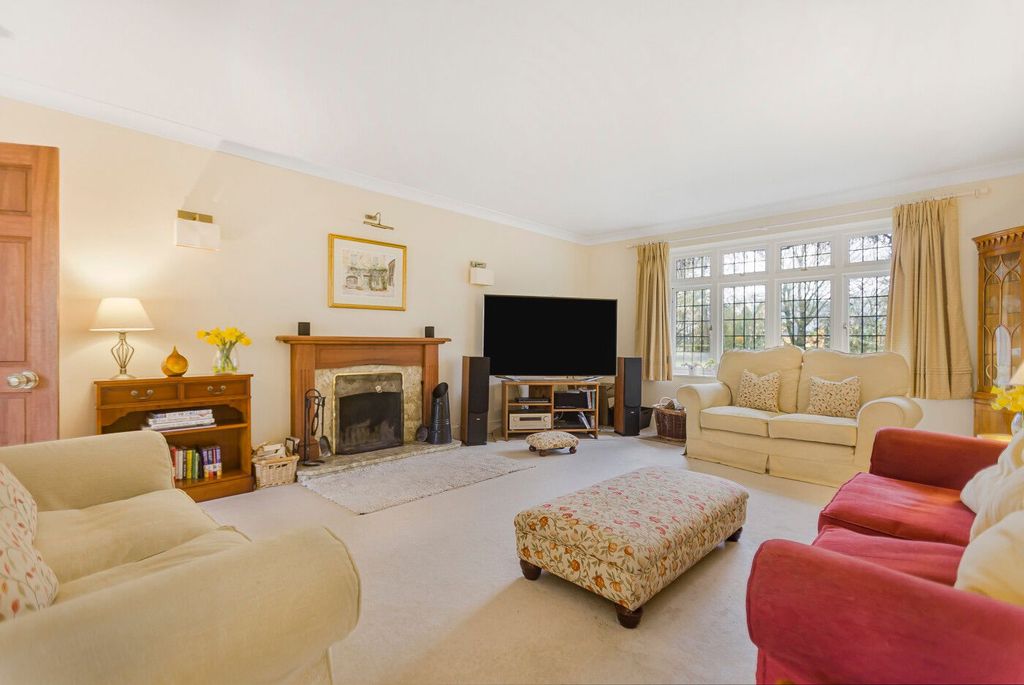 Property photo 2 of 30