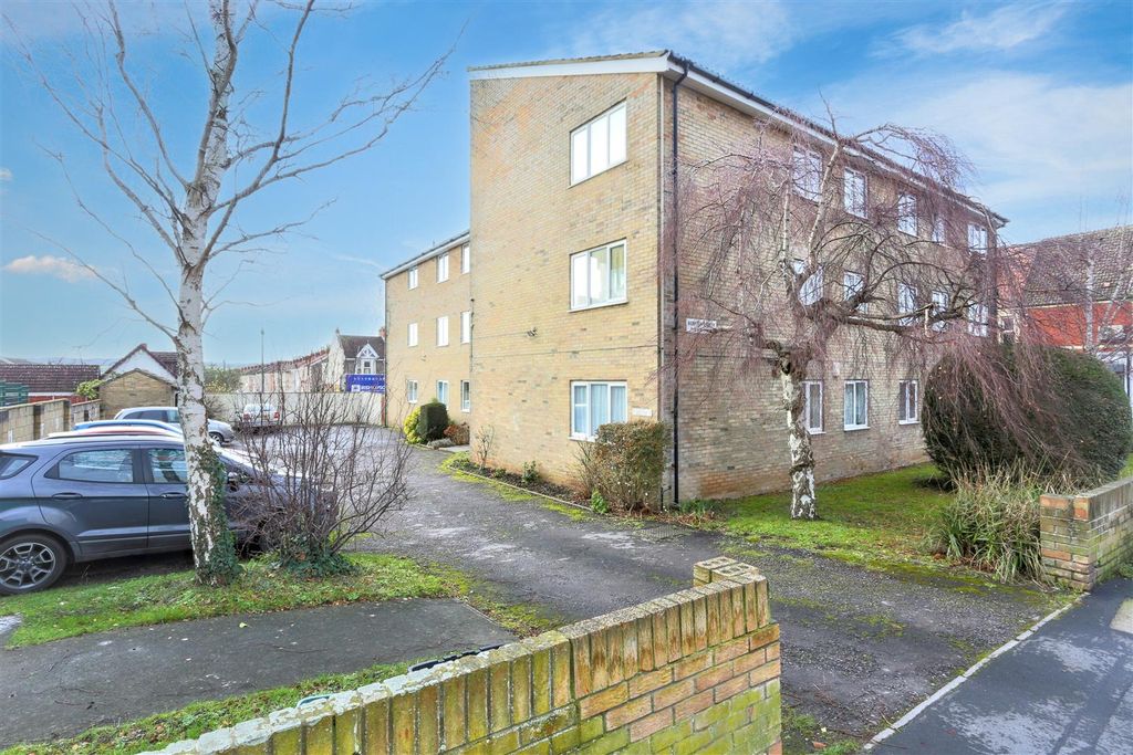 Property photo 1 of 18