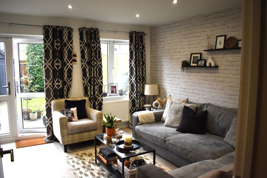 Property photo 1 of 17 Reception Room.Jpg