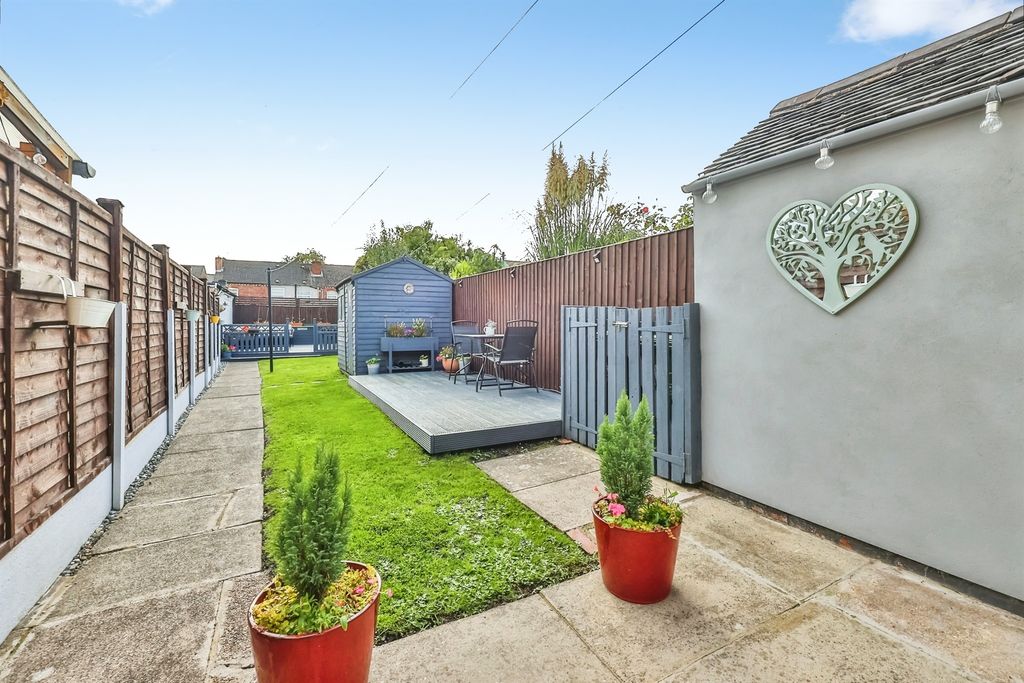 Property photo 2 of 19