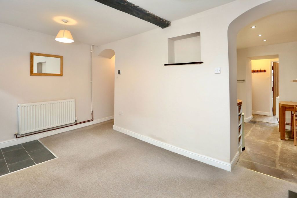 Property photo 3 of 27