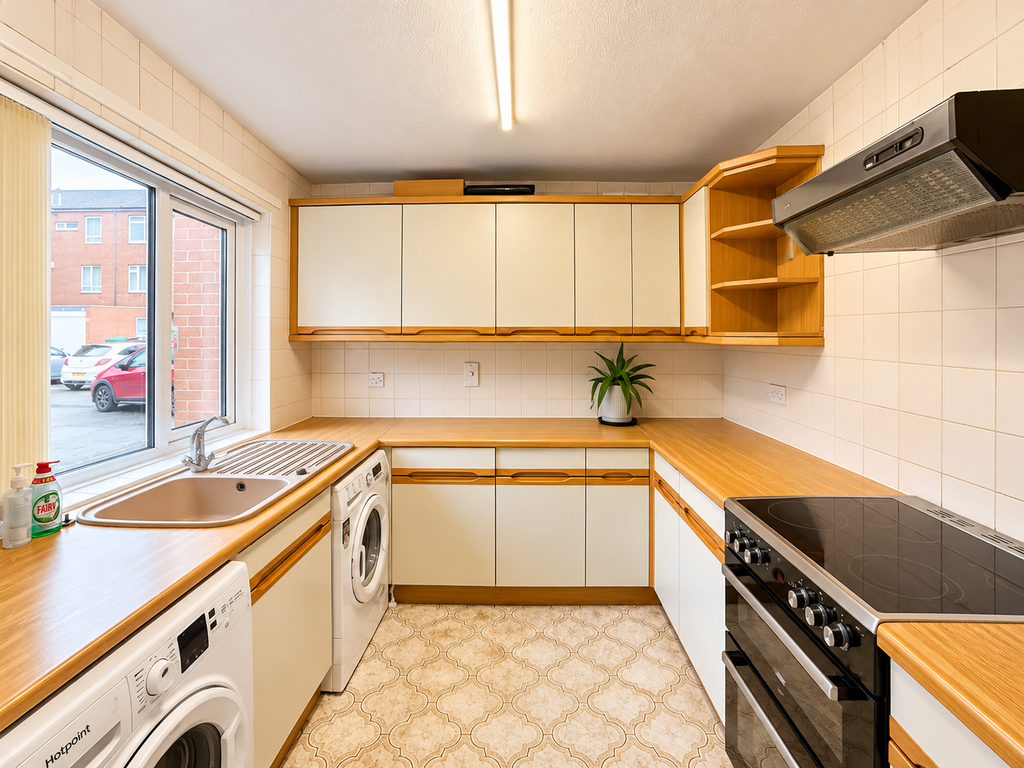 Property photo 2 of 17 D62Fdae3-Ea49-48Fb-Aa3B-4Ad80Ec4Ff2E