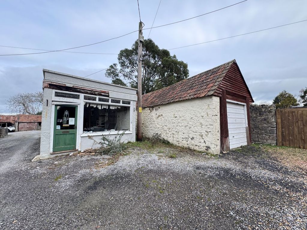Property photo 1 of 3