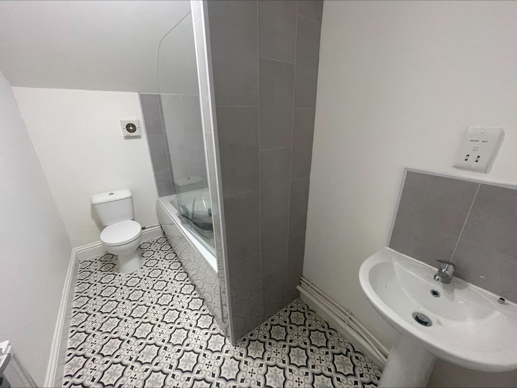 Property photo 3 of 4