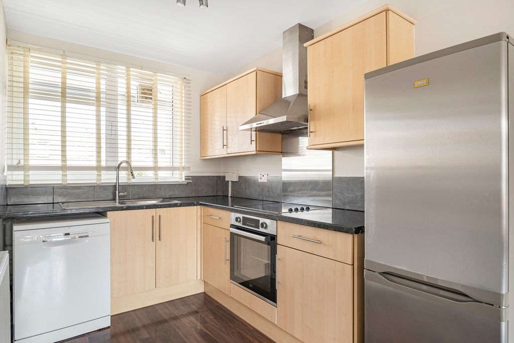 Property photo 3 of 13 Reception/Kitchen