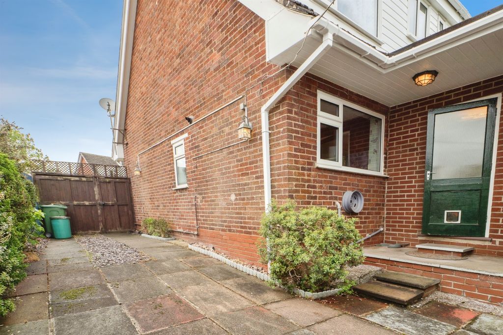 Property photo 3 of 24