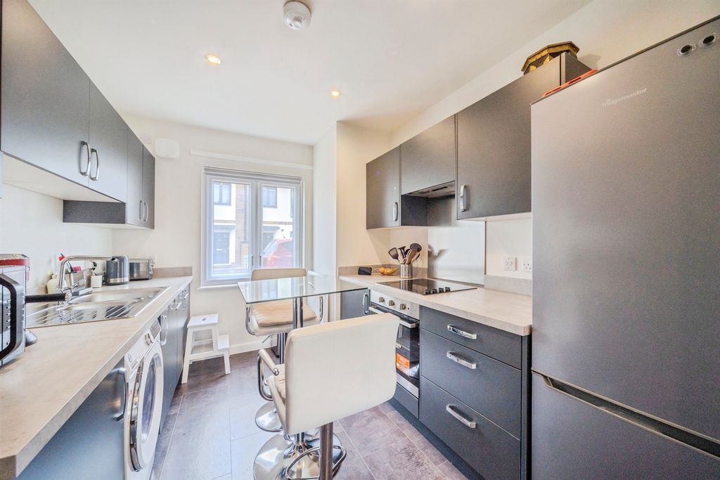 Property photo 2 of 14