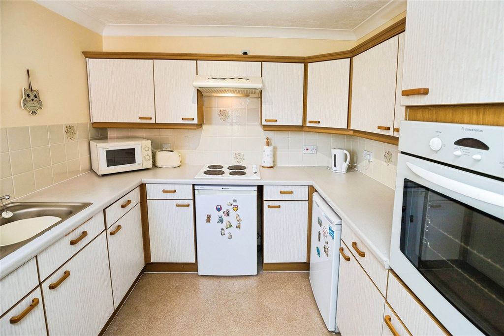 Property photo 3 of 13 Kitchen