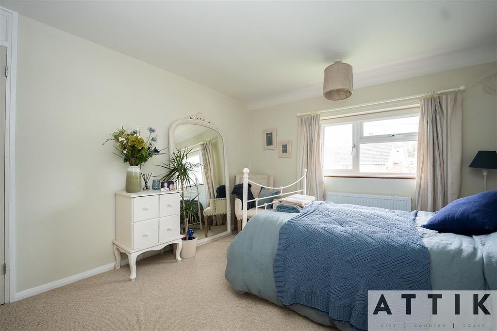 Additional image 6 of 4 bed semi-detached house for saleBedingfield Crescent, Halesworth IP19
