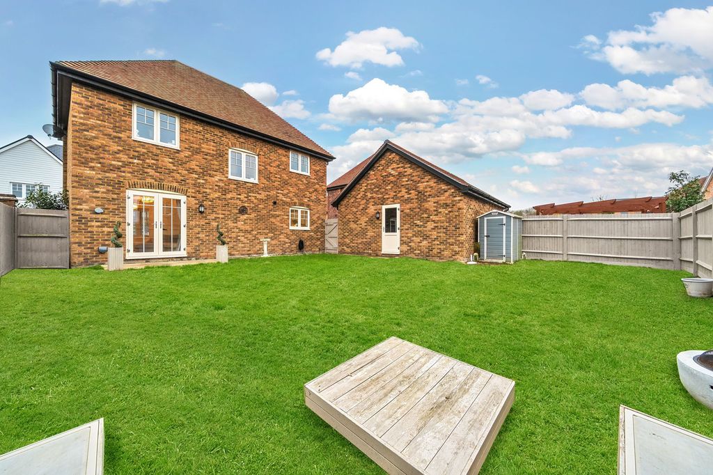 Property photo 2 of 24