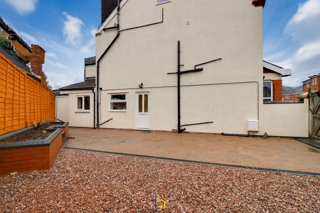 Property photo 2 of 9 Img_3028-Img_3030