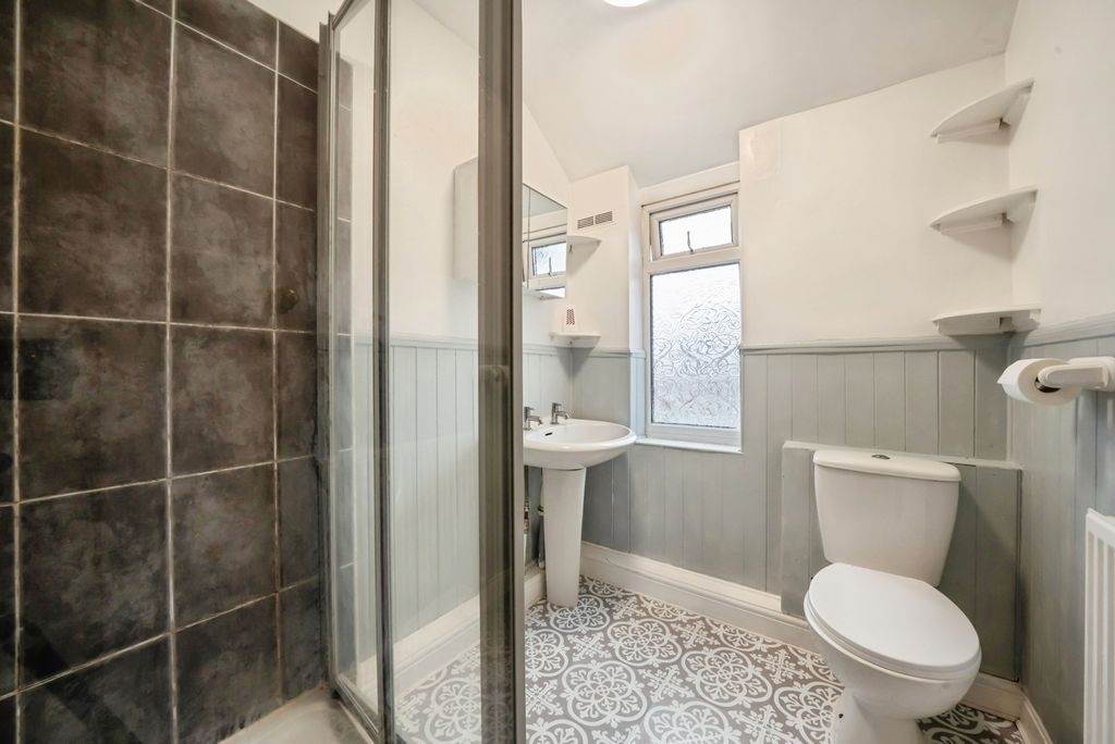 Property photo 2 of 12 Bathroom