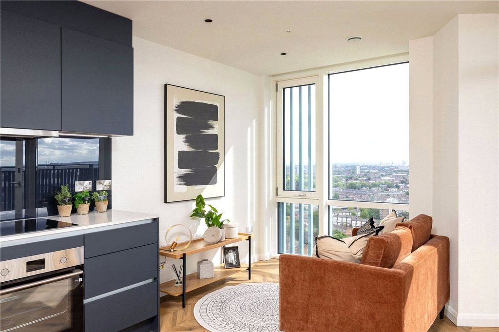 Property photo 3 of 12 Living Room